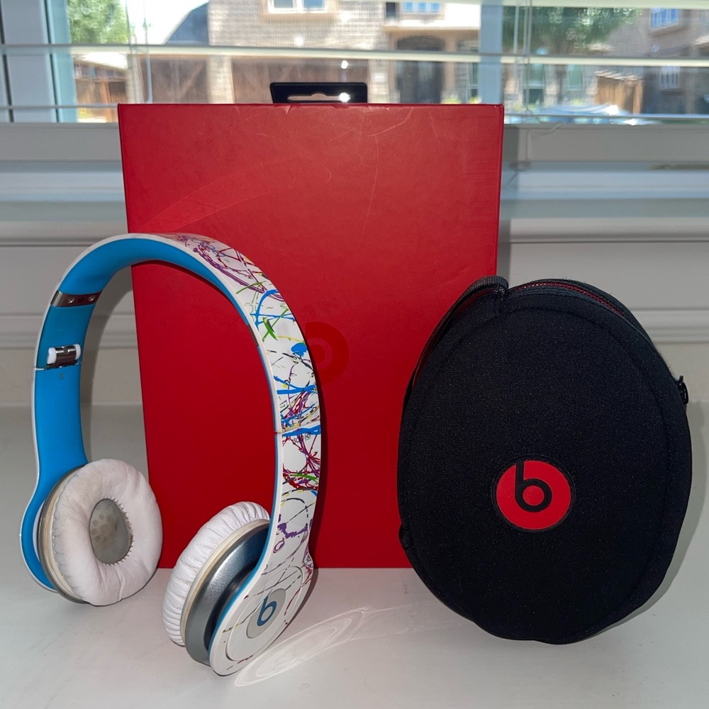 Beats by Dre Solo HD Futura x Limited Edition Wired Headphones Splatter (TESTED)